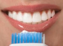 como-blanquear-los-dientes-con-bicarbonato-de-sodio